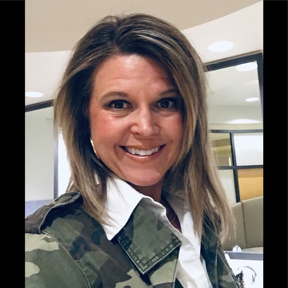 Meet your Posher, Brenda - Picture 3 of 3